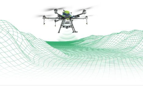 噴灑農藥的無人機 噴灑農藥的無人機